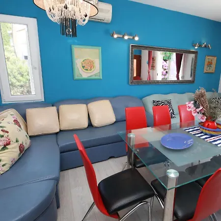 Holiday Pinky By Interhome