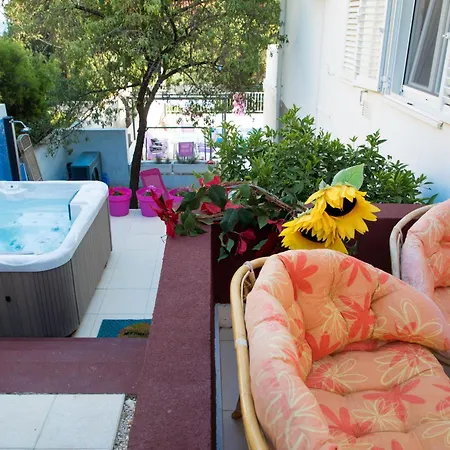 Holiday Pinky By Interhome Seget Vranjica